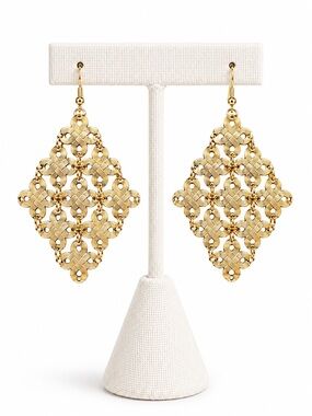 Chunky Gold Dangles – Trendy Style